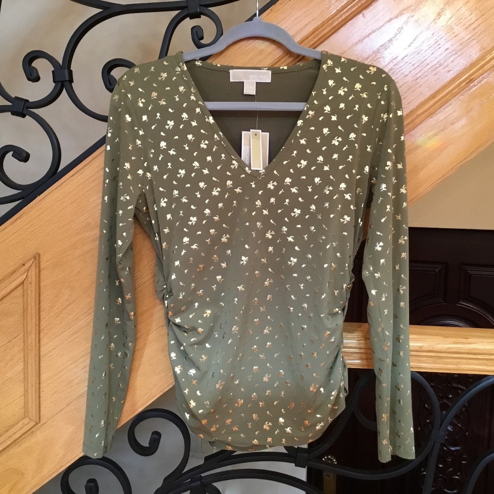 NWT MICHAEL KORS V NECK TOP PERFECT CONDITION